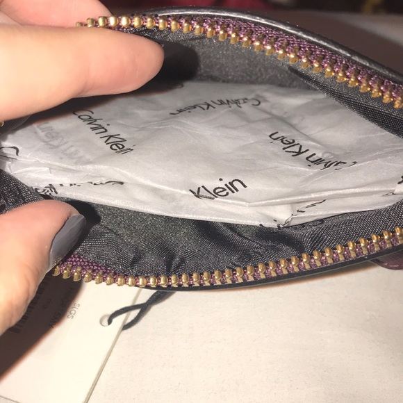 Calvin Klein Maroon Multi Size Wristlet Travel Bags - Picture 4 of 7